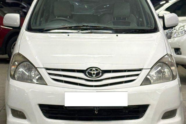 Second-hand 2010 Toyota Innova 2.5 जी (Diesel) 8 Seater BS III for sale in Mumbai