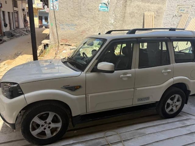 Mahindra Scorpio 1.99 S6 Plus Second-hand 2017 Mahindra Scorpio 1.99 S6 Plus for sale in Agra