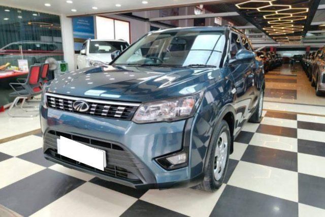 Second-hand 2022 Mahindra XUV300 W6 AMT Sunroof बीएस6 for sale in Bangalore