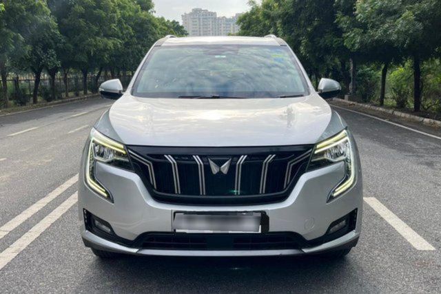 Second-hand 2021 Mahindra XUV700 AX7 AT BSVI for sale in Noida