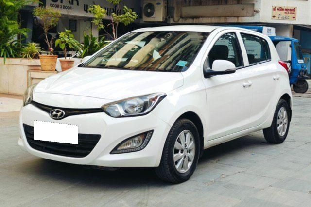 Hyundai i20 Sportz 1.2 Second-hand 2013 Hyundai i20 Sportz 1.2 for sale in Ahmedabad