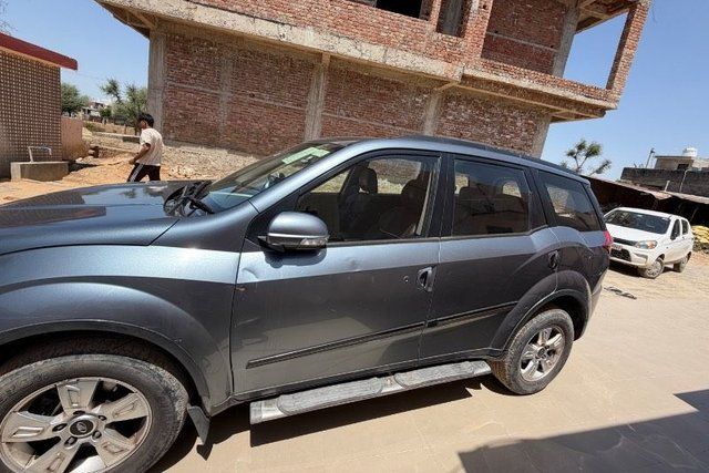 Second-hand 2013 Mahindra XUV500 W8 2WD for sale in Jaipur