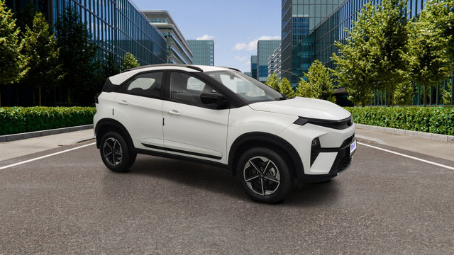 Second-hand 2025 Tata Nexon Creative DCA for sale in Pune