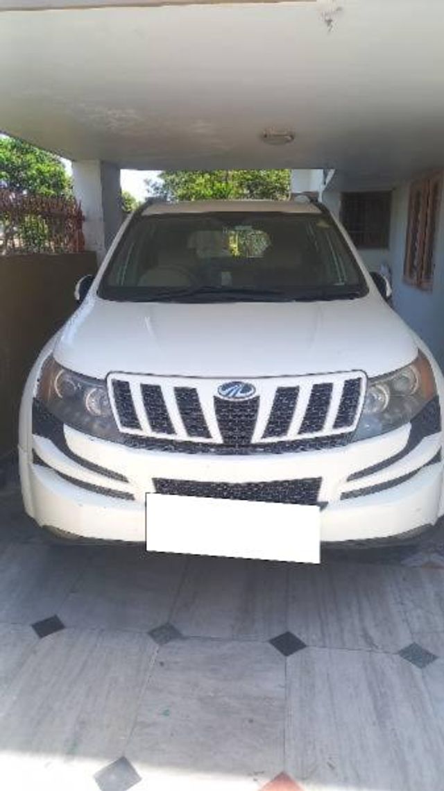 Second-hand 2013 Mahindra XUV500 W8 2WD for sale in Dehradun