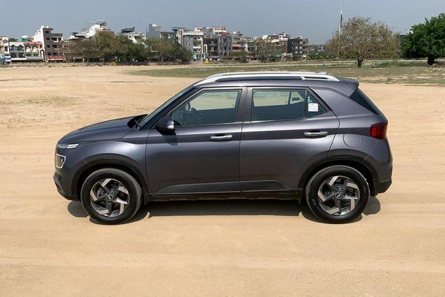 Hyundai Venue SX Plus Turbo DCT Second-hand 2020 Hyundai Venue SX Plus Turbo DCT for sale in New Delhi