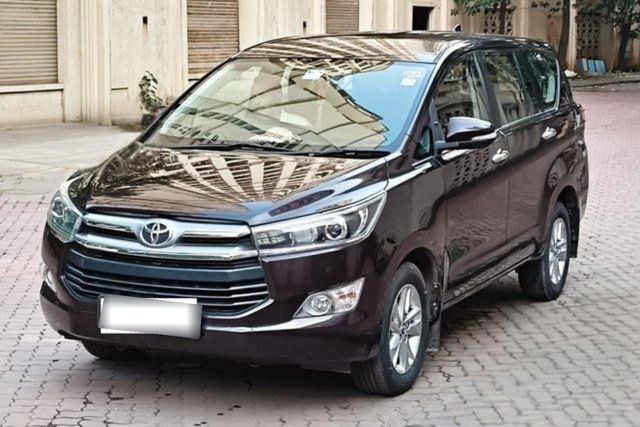 Toyota Innova Crysta 2.4 VX MT 8S BSIV Second-hand 2016 Toyota Innova Crysta 2.4 VX MT 8S BSIV for sale in Thane