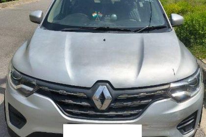 2020 Renault Triber RXE बीएस4