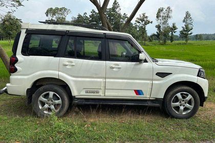 2018 Mahindra Scorpio S11 BSIV