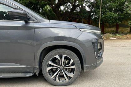 2024 MG Hector Plus Savvy Pro CVT 2023-2025