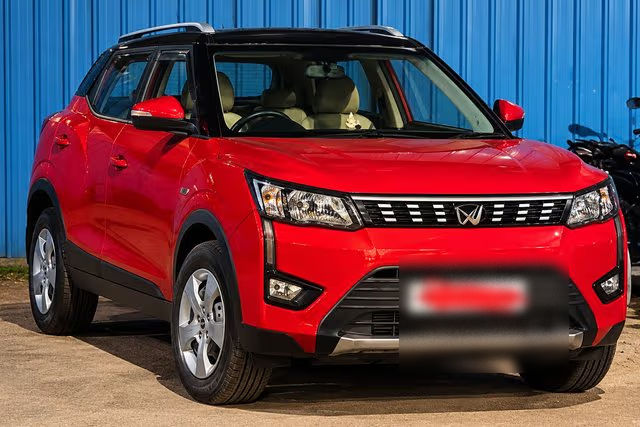 Mahindra XUV300 W6 AMT Sunroof NT BSVI Second-hand 2023 Mahindra XUV300 W6 AMT Sunroof NT BSVI for sale in Pune