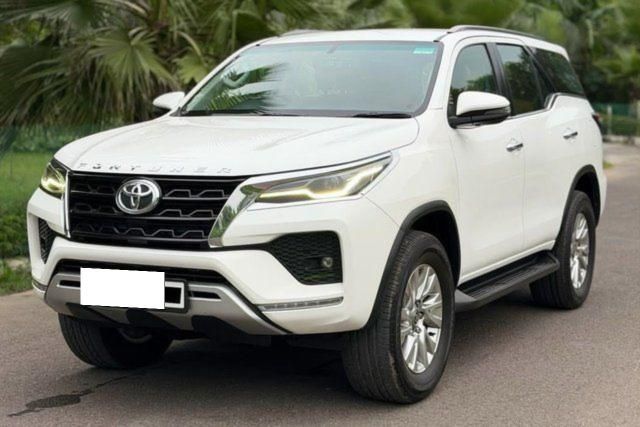 Second-hand 2023 Toyota Fortuner 4X2 Diesel AT for sale in Mohali