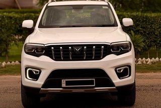 Used Z8 Diesel 4x4 AT BSVI