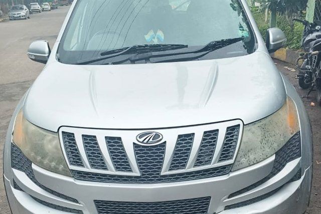Second-hand 2014 Mahindra XUV500 W8 2WD for sale in Khargone