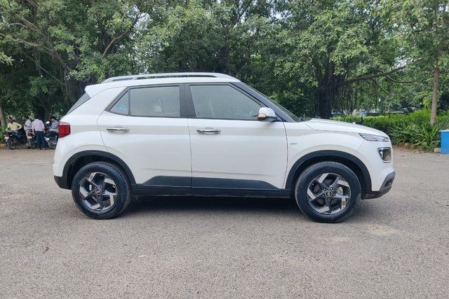 Second-hand 2021 Hyundai Venue SX Plus Turbo DCT for sale in New Delhi