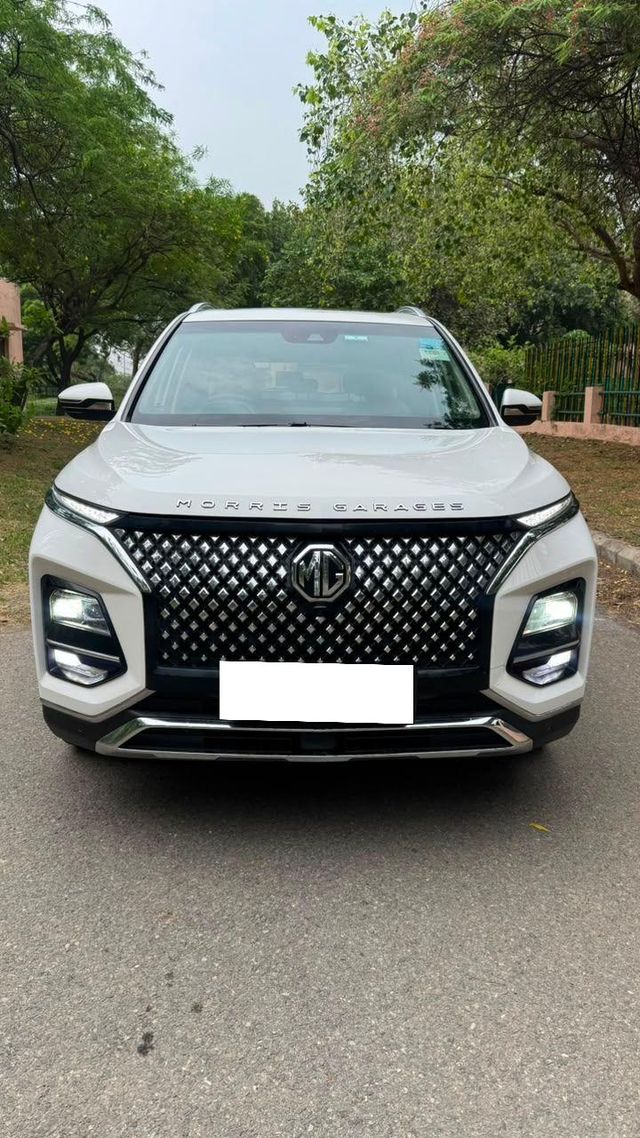Second-hand 2024 MG Hector Savvy Pro CVT 2023-2025 for sale in New Delhi
