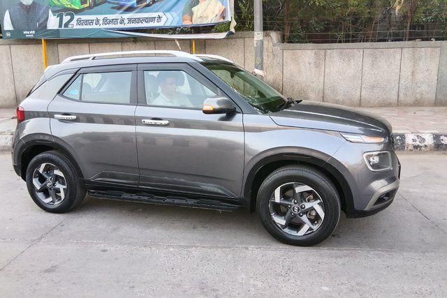 Hyundai Venue S BSIV Second-hand 2020 Hyundai Venue S BSIV for sale in New Delhi
