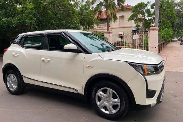Mahindra XUV300 W4 Diesel BSVI Second-hand 2021 Mahindra XUV300 W4 Diesel BSVI for sale in Ahmedabad