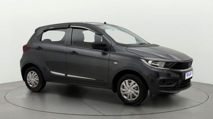 2023 Tata Tiago एक्सई