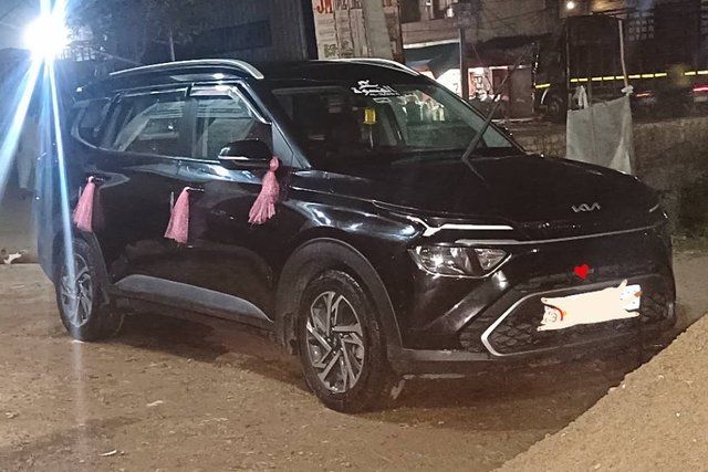 Kia Carens Premium Opt Diesel Second-hand 2024 Kia Carens Premium Opt Diesel for sale in Firozabad