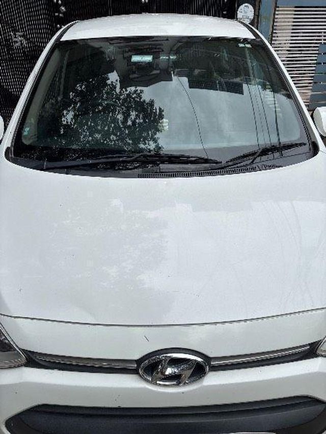 Hyundai Grand i10 Magna CNG Second-hand 2017 Hyundai Grand i10 Magna CNG for sale in Gurgaon