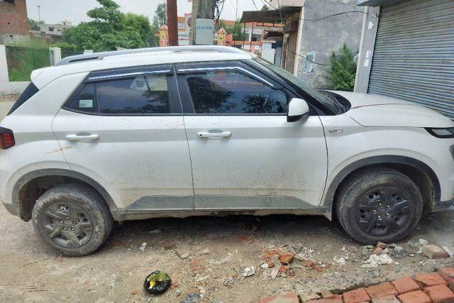 Hyundai Venue S Plus 2024-2025 Second-hand 2025 Hyundai Venue S Plus 2024-2025 for sale in Lucknow