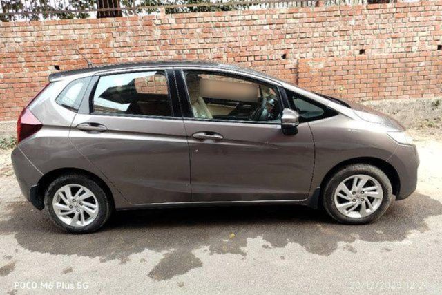 Honda Jazz 1.2 V i VTEC Second-hand 2016 Honda Jazz 1.2 V i VTEC for sale in Chandigarh