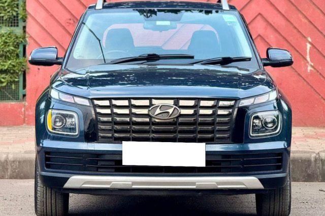 Second-hand 2022 Hyundai Venue SX Opt Diesel for sale in Surat