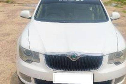2013 Skoda Superb एलिगेंस 2.0 TDI CR AT
