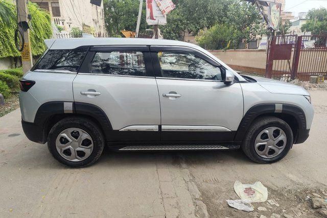 Maruti Suzuki Brezza Lxi Second-hand 2024 Maruti Suzuki Brezza Lxi for sale in New Delhi