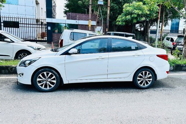 Hyundai Verna 1.6 VTVT SX Second-hand 2016 Hyundai Verna 1.6 VTVT SX for sale in New Delhi
