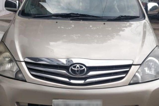 Toyota Innova 2.5 V Diesel 7-seater Second-hand 2010 Toyota Innova 2.5 V Diesel 7-seater for sale in Bangalore