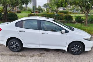 Used 1.5 V AT Sunroof