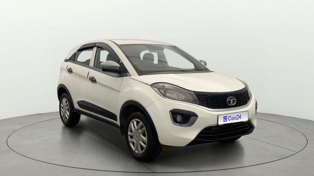 Tata Nexon 1.2 Revotron XE Second-hand 2018 Tata Nexon 1.2 Revotron XE for sale in Lucknow