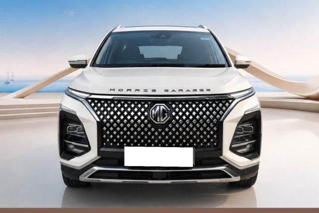 Second-hand 2024 MG Hector Plus Savvy Pro CVT 2023-2025 for sale in New Delhi