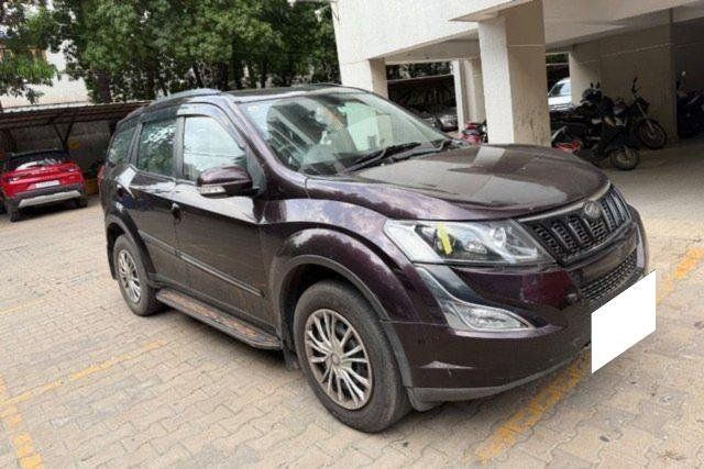 Mahindra XUV500 R W10 FWD Second-hand 2017 Mahindra XUV500 R W10 FWD for sale in Surat