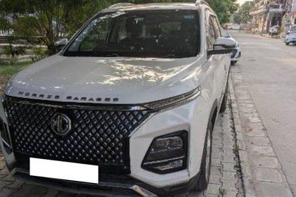 2023 MG Hector Shine MT