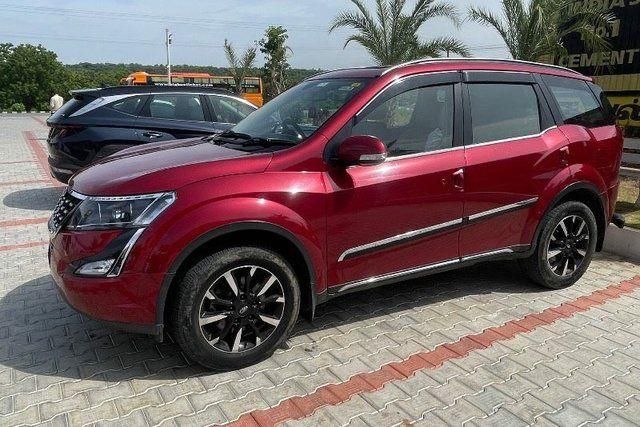 Second-hand 2019 Mahindra XUV500 W11 AT BSIV for sale in Bangalore