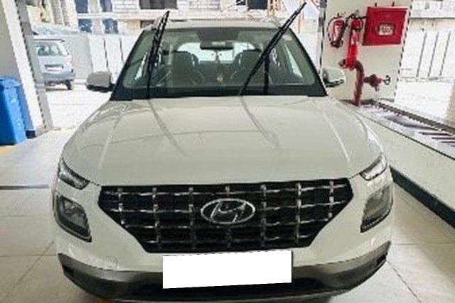 Hyundai Venue E BSIV Second-hand 2019 Hyundai Venue E BSIV for sale in Surat