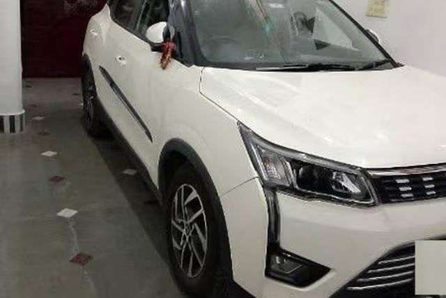 Mahindra XUV300 W8 Opt Turbo Second-hand 2023 Mahindra XUV300 W8 Opt Turbo for sale in Dehradun