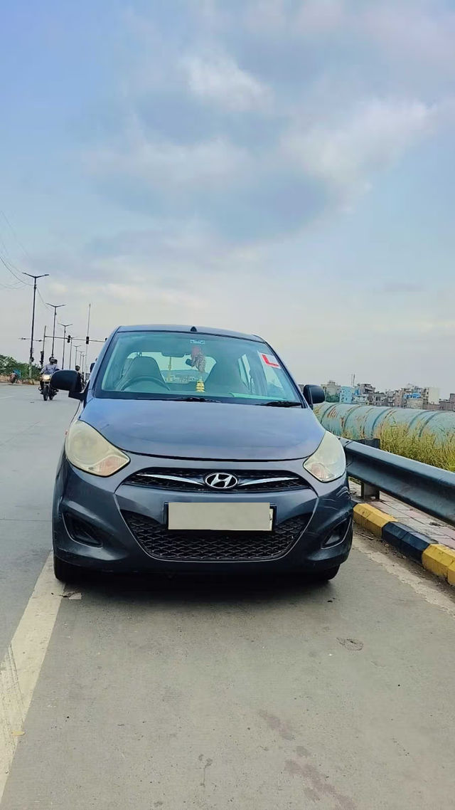 Hyundai i10 Magna 1.1L Second-hand 2015 Hyundai i10 Magna 1.1L for sale in New Delhi