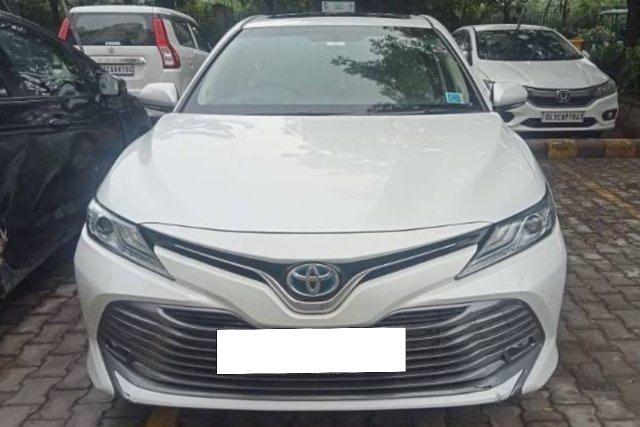Toyota Camry Hybrid 2.5 Second-hand 2021 Toyota Camry Hybrid 2.5 for sale in New Delhi