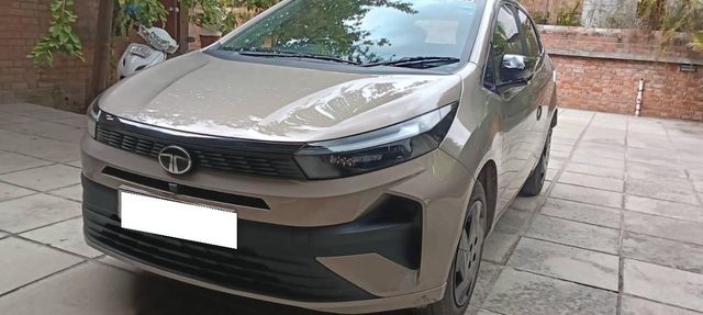 Tata Altroz Creative AMT Second-hand 2025 Tata Altroz Creative AMT for sale in Ahmedabad