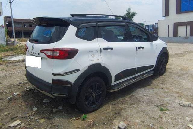 Second-hand 2022 Renault Triber RXZ बीएस6 for sale in Medak District