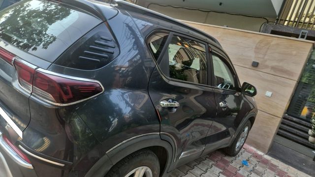 Kia Sonet HTK Plus Second-hand 2023 Kia Sonet HTK Plus for sale in Noida