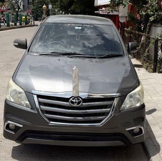 Used 2.5 VX (Diesel) 8 Seater