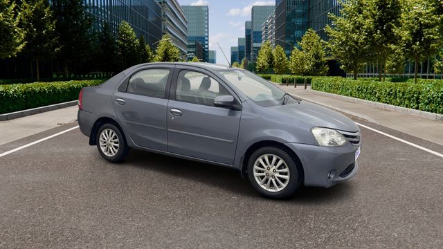 Toyota Etios V Second-hand 2013 Toyota Etios V for sale in Pune