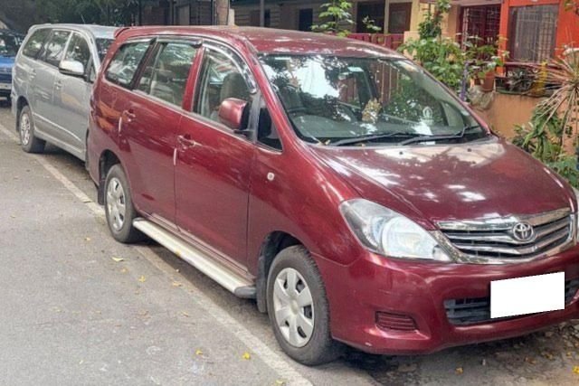 Toyota Innova 2.5 E Diesel MS 7-seater Second-hand 2009 Toyota Innova 2.5 E Diesel MS 7-seater for sale in Bangalore