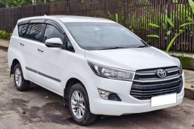 Toyota Innova Crysta 2.4 G MT BSIV Second-hand 2017 Toyota Innova Crysta 2.4 G MT BSIV for sale in Mumbai