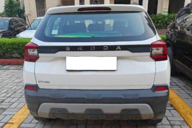 Skoda Kylaq Signature AT Second-hand 2025 Skoda Kylaq Signature AT for sale in Gautam Buddha Nagar
