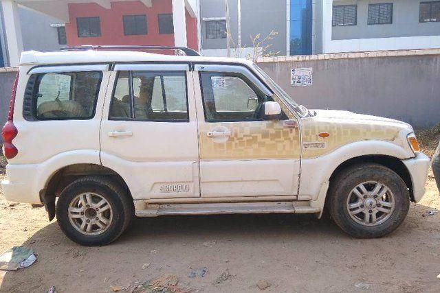 Second-hand 2011 Mahindra Scorpio VLX 2WD 7S BSIV for sale in Gwalior
